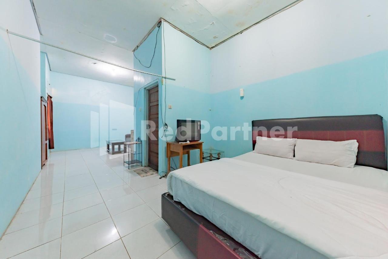 Ana Guest House Syariah Mitra Reddoorz バンジャルバル エクステリア 写真